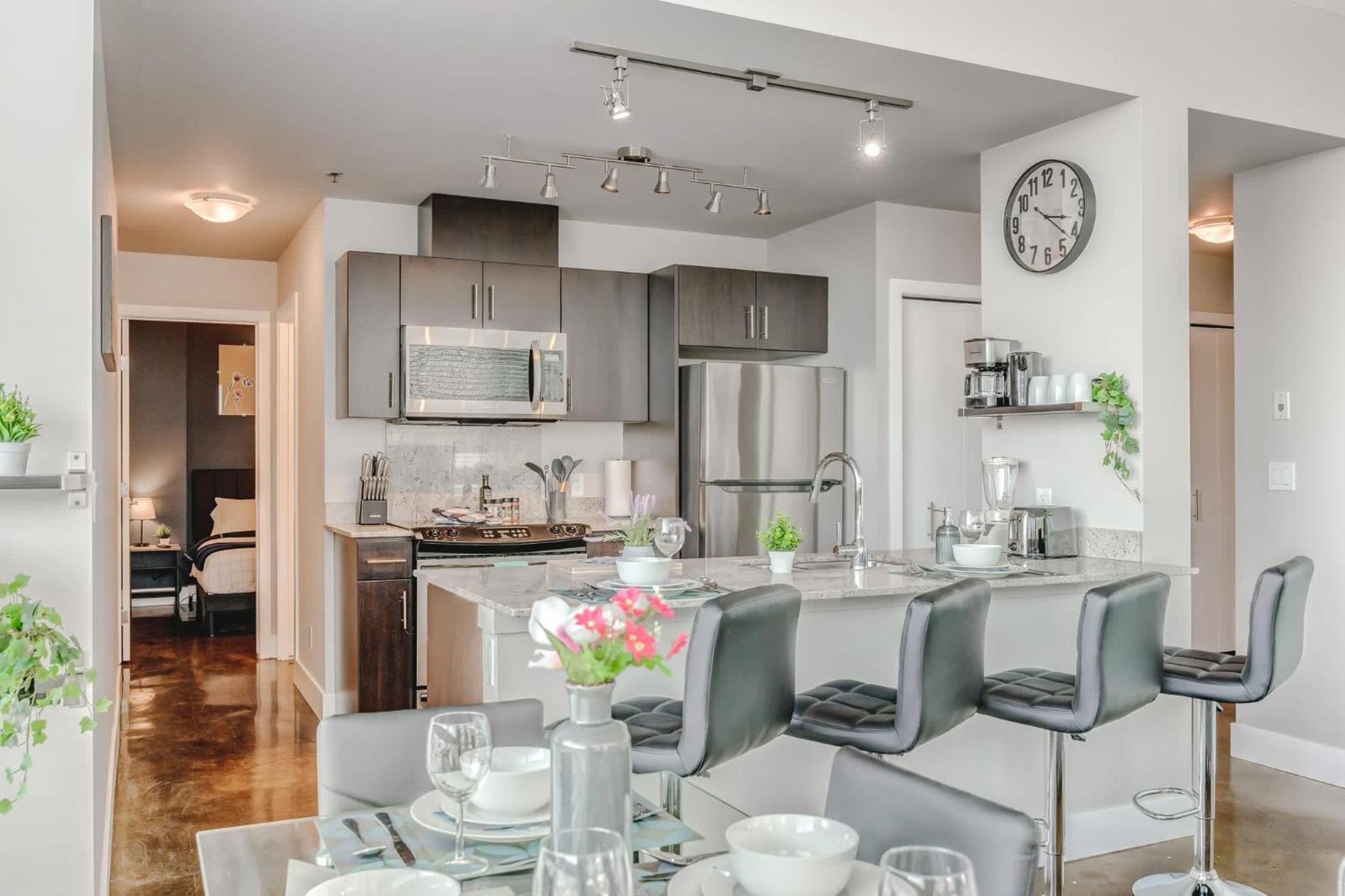 Upscale 2Br Condo - King Bed - Stunning Views YYC Exteriér fotografie