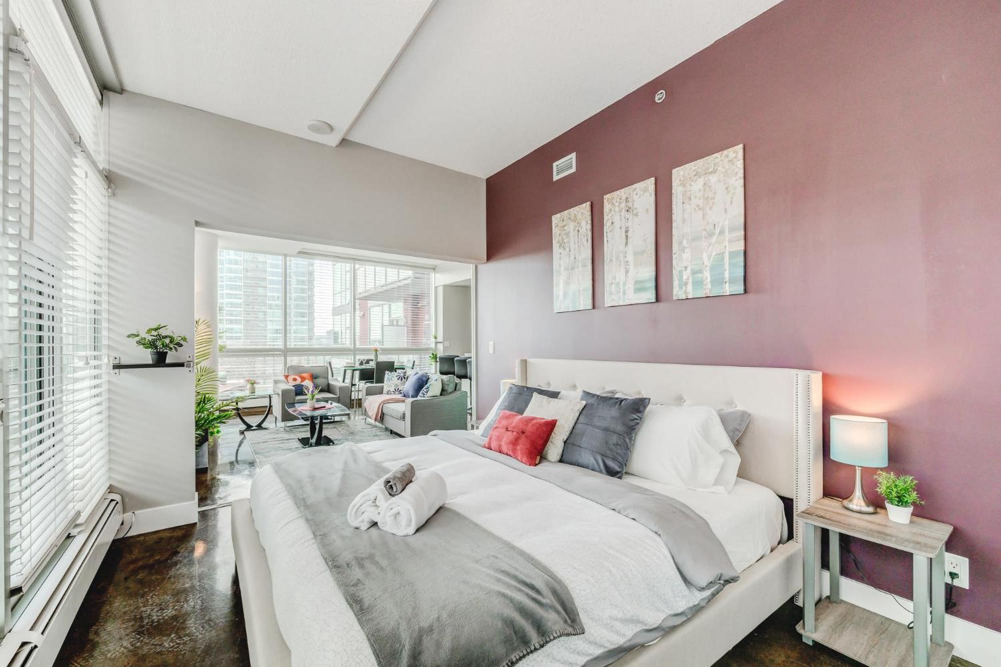 Upscale 2Br Condo - King Bed - Stunning Views YYC Exteriér fotografie